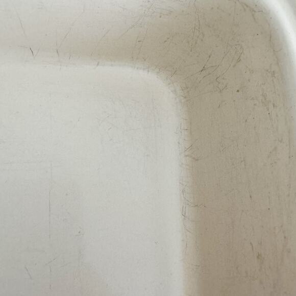 Le Creuset Red Stonewear 12.75” x 10.5” Caserole Pan - Picture 8 of 13